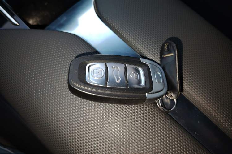 Used Hongqi E-QM5 2022 431 km Charge & Enjoy Edition
