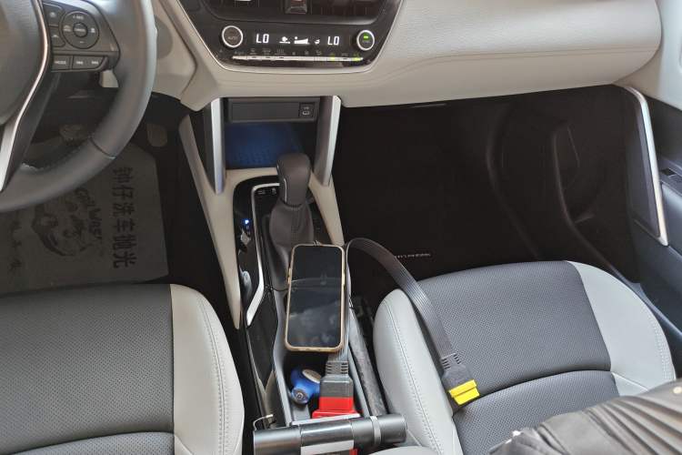 Used Toyota FRONTLANDER 2023 2.0L Smart Electric Hybrid Dual-Engine Deluxe Version