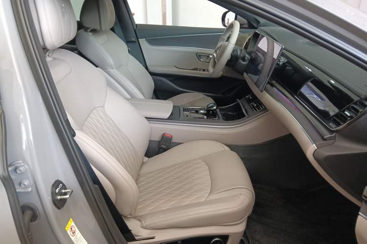 Used BYD Han 2025 DM-i Intelligent Driving Edition 125KM LiDAR Flagship Model
