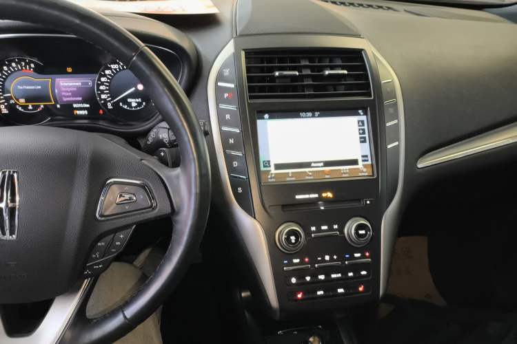 Used Lincoln MKC 2017 2.0T Two-Wheel Drive Deluxe Edition