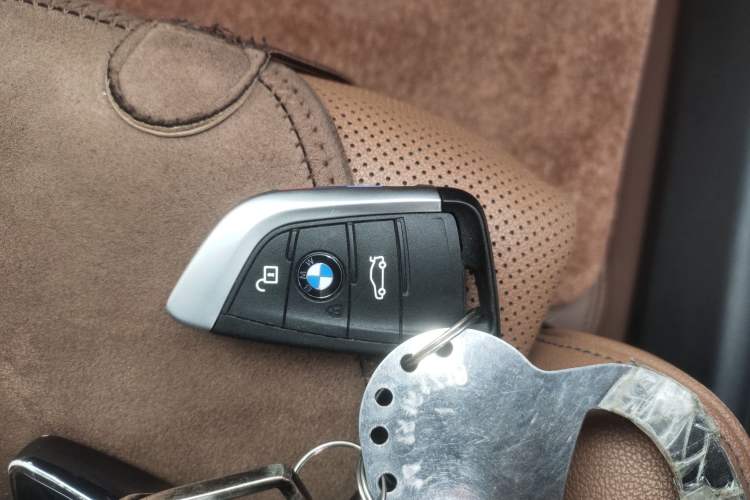 Used BMW 5 Series 2021 530i M Sport Package Interior 1