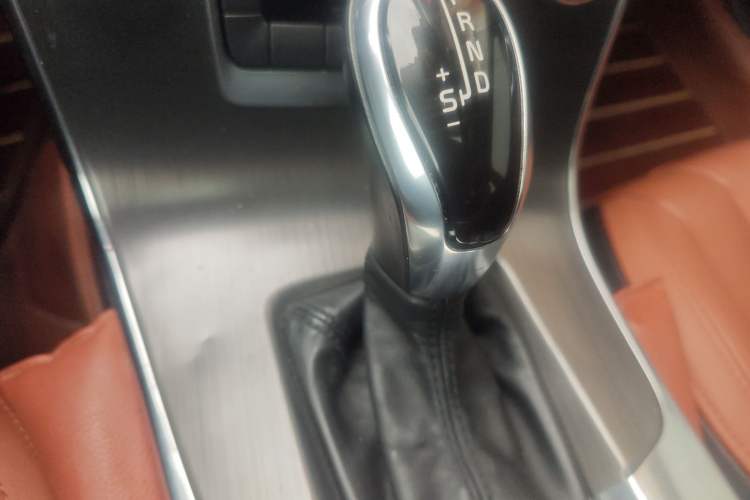 Used Volvo S60 2015 S60L T5 Intelligent Drive Edition Gear Lever