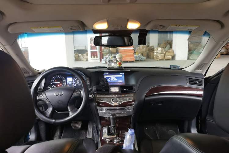 Used Infiniti Q70 2017 Q70L 2.5L Enjoyment Edition