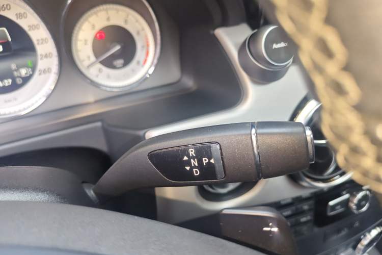 Used Mercedes-Benz GLK-Class 2013 Facelift GLK 300 4MATIC Fashion Edition