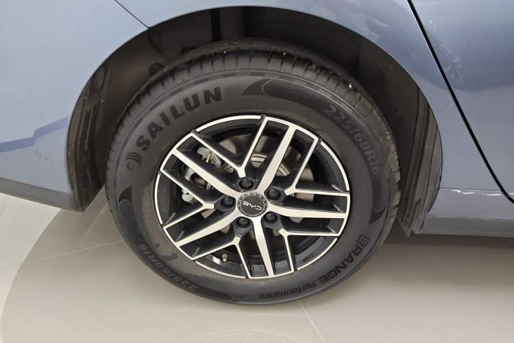 Used BYD Seal 05 DM-i 2025 DM-i Intelligent Drive 120KM Flagship Model
