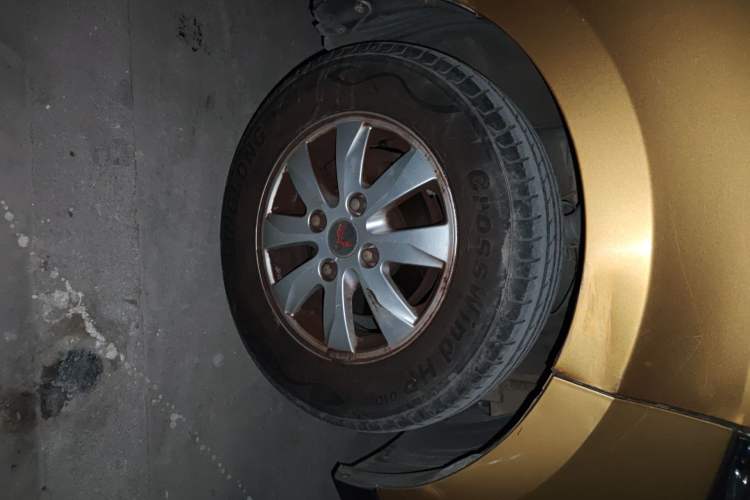 Used Wuling Hongguang 2013 1.2L S Comfort Model China IV Standard Right Front Wheel Hub