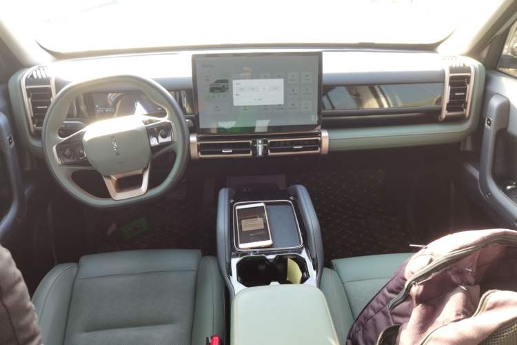 Used iCAR 03 2024 401km Two-Wheel Drive Standard Advanced Version Interior 2