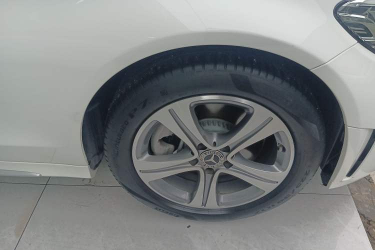 Used Mercedes-Benz C-Class 2020 Restyled C 260 L Sport Edition Right Front Wheel Hub