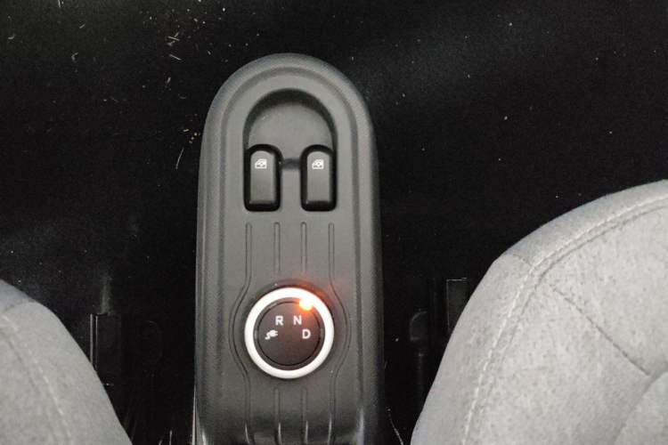 Used Wuling Hongguang MINIEV 2021 Macaron Premium Model – Lithium Iron Phosphate Gear Lever