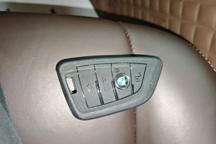 Used BMW 5 Series 2014 525Li Luxury Design Package
