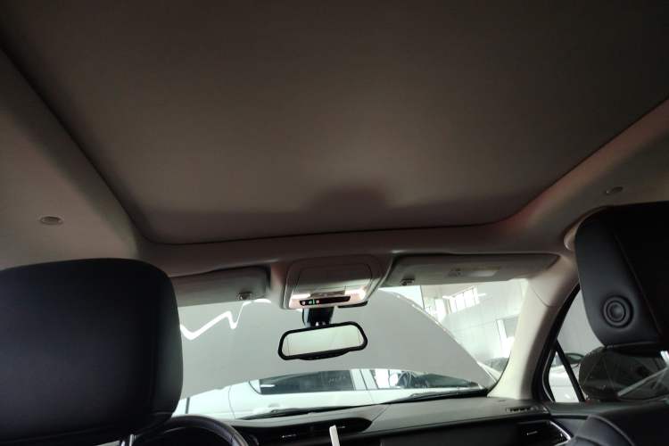 Used Cadillac XT5 2018 25T Luxury Model