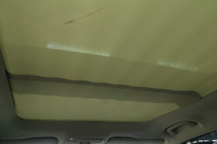 Used Geely Auto Emgrand X7 Sport 2018 1.8TD Automatic Two-Wheel Drive Smart Connect 4G Internet Edition Headliner