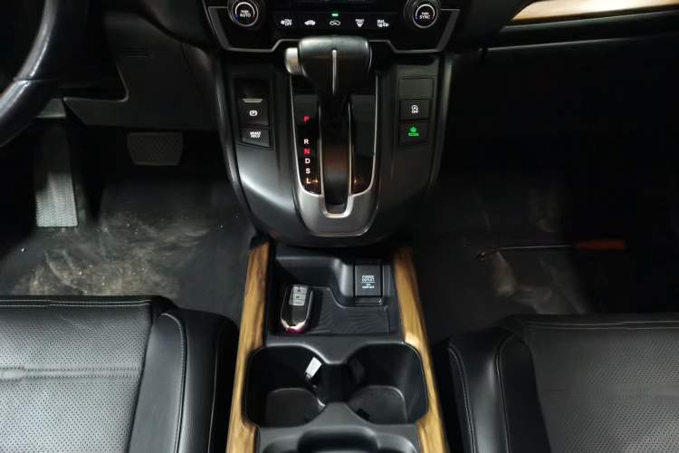 Used Honda CR-V 2017 240TURBO CVT Front-Wheel Drive Fashion Edition
