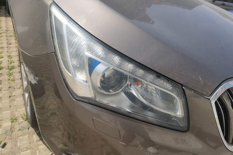 Used Buick LaCrosse 2013 2.4L SIDI Luxury Comfort Edition Right Front Headlight