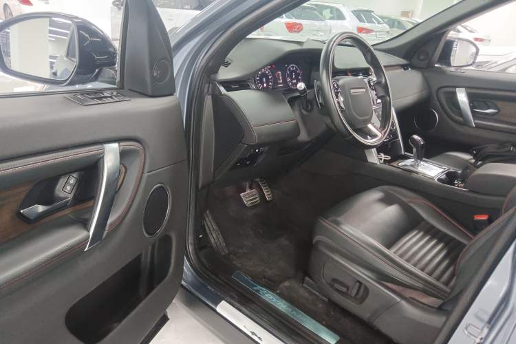 Used Land Rover Discovery Sport 2020 249 PS R-Dynamic Performance Edition Driver Seat