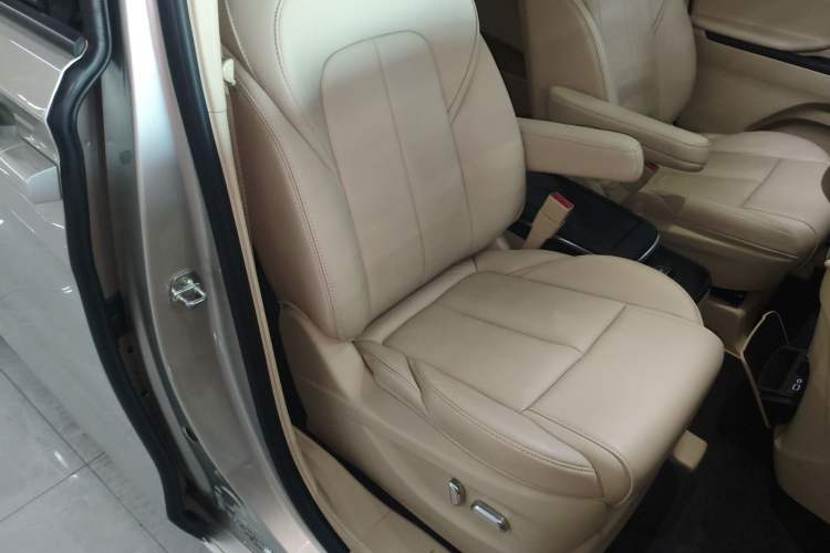 Used Buick GL8 2022 ES Landtrek 653T Luxury Edition