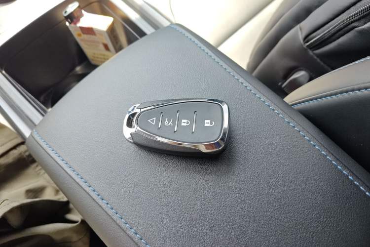 Used Geely Auto Emgrand New Energy 2022 EV Pro Ride-Hailing Version Ternary Lithium Vehicle Key