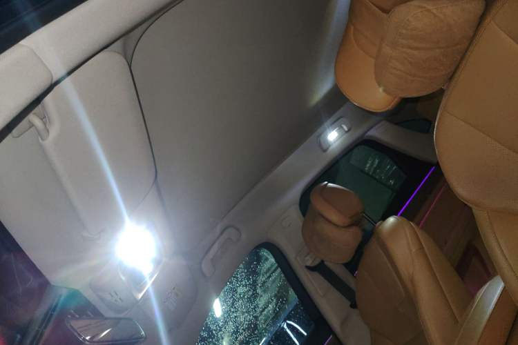 Used Hima AITO M5 2022 Extended-Range Four-Wheel Drive Ultimate Edition Headliner