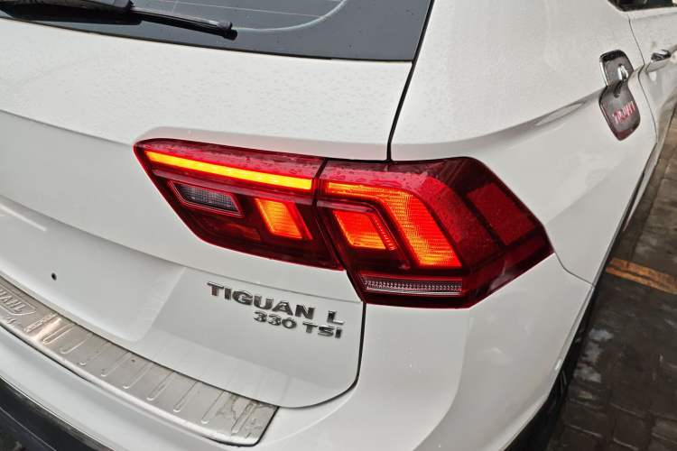 Used Volkswagen Tiguan L 2019 330TSI Automatic Two-Wheel Drive Smart Luxury Version China V Emission Standard