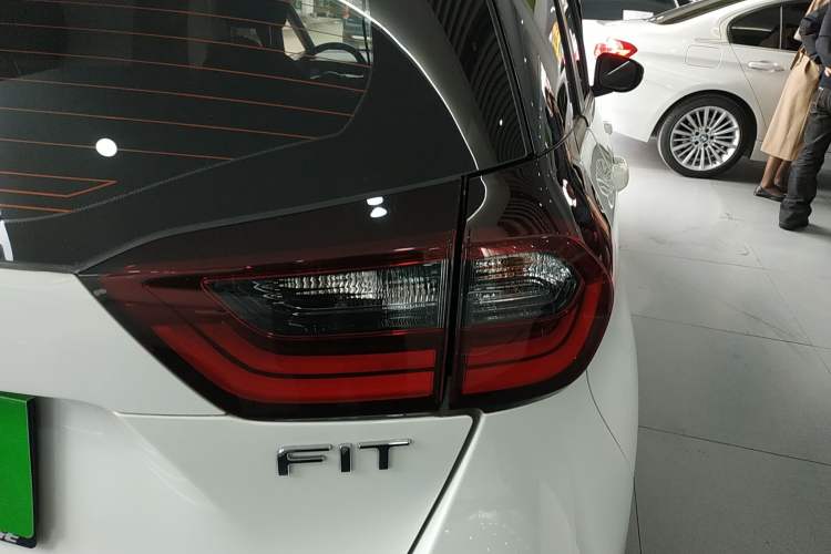 Used Honda Fit 2022 1.5L CVT Trendy Sunroof Edition Exterior 3