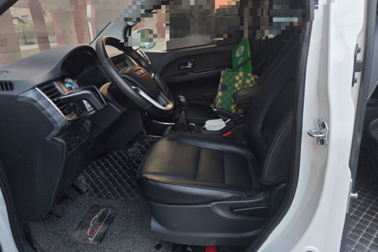 Used Jinbei Gold Hiace 2022 2.0L Passenger Van Magic Lion 7-Seater