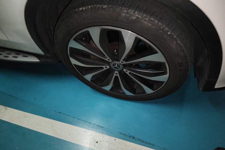 Used Mercedes-Benz GLC Coupe 2017 GLC 260 4MATIC Coupe SUV Right Front Wheel Hub