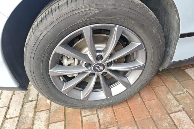 Used BYD Qin L 2025 EV 470KM Leading Edition Right Rear Wheel Hub