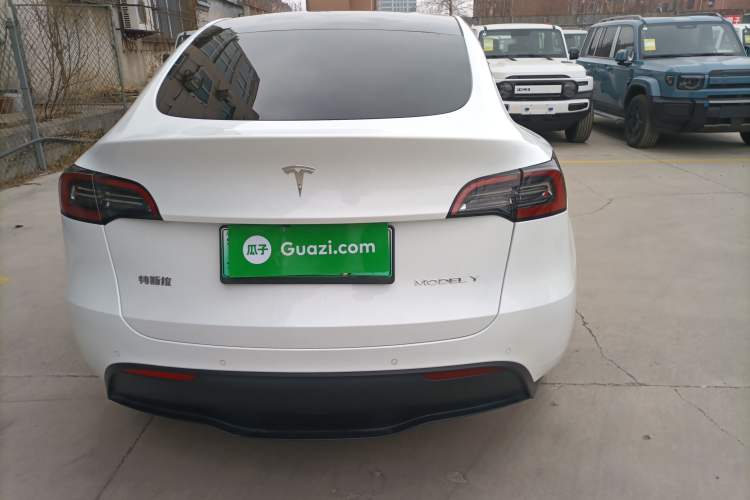 Used Tesla Model Y 2023 Long-Range All-Wheel-Drive Version