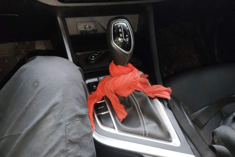 Used Geely Auto Vision X3 2020 1.5L CVT Luxury Model Gear Lever