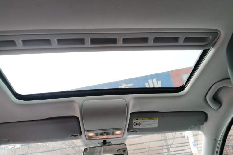 Used Volkswagen Polo 2014 1.6L Manual Comfort Edition
