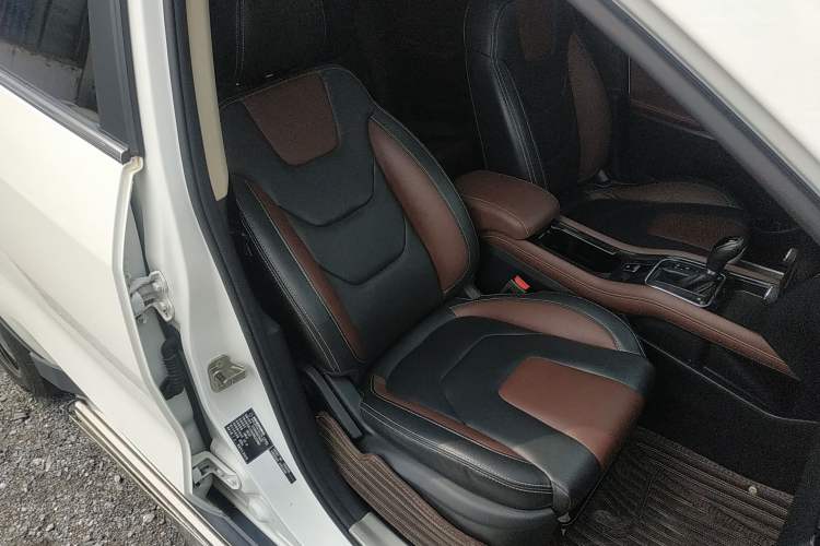 Used Dongfeng Fengon 580 2017 Revised Version 1.5T CVT Luxury Edition
