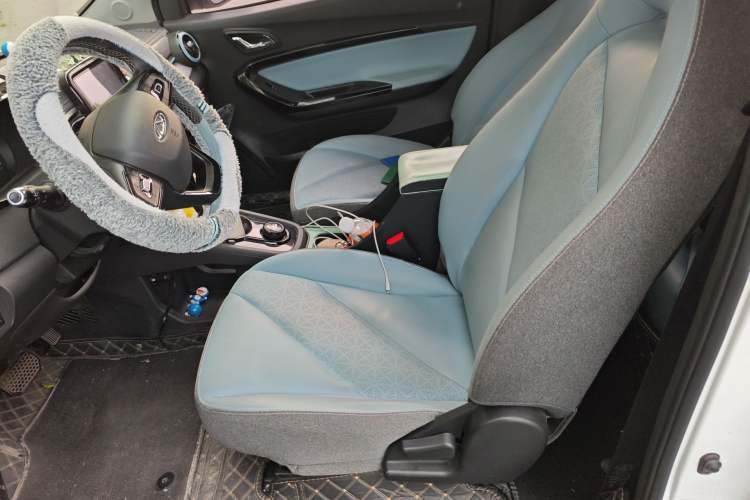 Used Chery QQ Little Ant 2022 Sweet Pink Edition Half-Sugar Version Lithium Iron Phosphate 29.2 kWh 30 kW 301 km