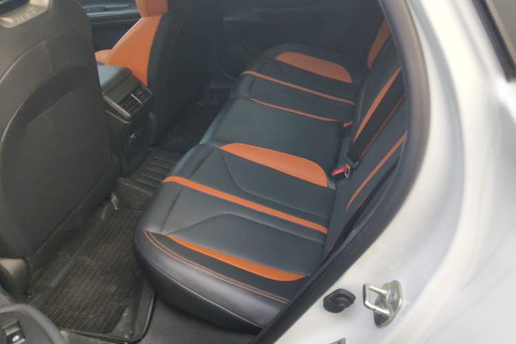 Used Changan UNI-V 2025 1.5T 500Bar Prestige Sporty Version
