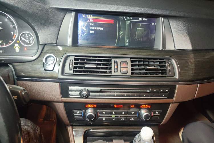 Used BMW 5 Series 2014 525Li Luxury Design Package
