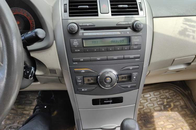 Used Toyota Corolla 2008 1.8L Automatic GL-i Sunroof Special Edition Audio And AC Panel