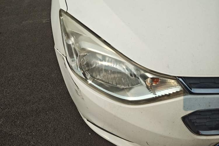 Used Chevrolet Sail 2015 Sail 3 1.5L Manual with Ideal Sunroof Edition Right Front Headlight