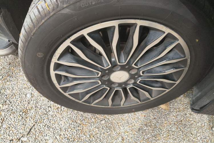 Used Mercedes-Benz Vito 2016 2.0T Business Edition Right Front Wheel Hub