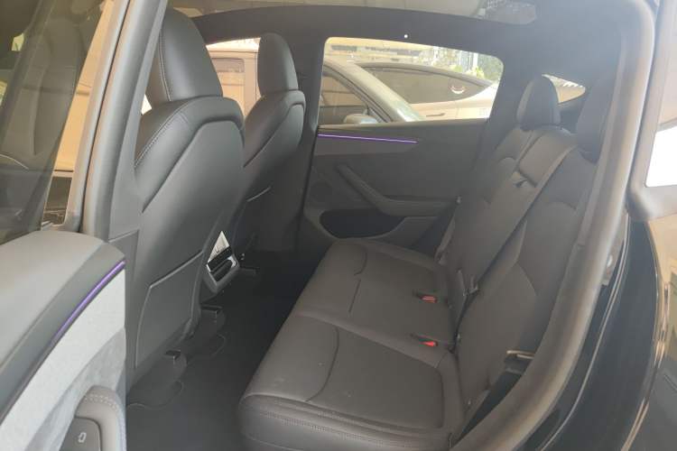 Used Tesla Model Y 2026 Long-Range All-Wheel-Drive Model
