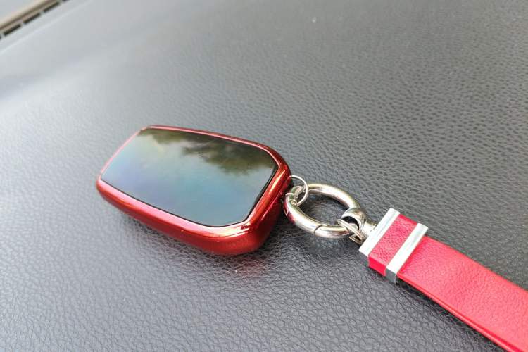 Used Toyota Levin 2016 Dual-Engine 1.8H GS E-CVT Elite Model with Sunroof Vehicle Key