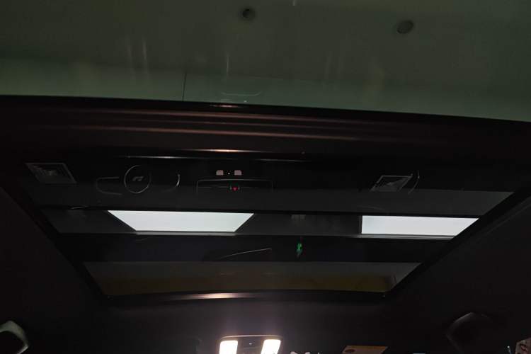 Used Li Auto ONE 2020 Extended-Range 6-Seater Version Headliner