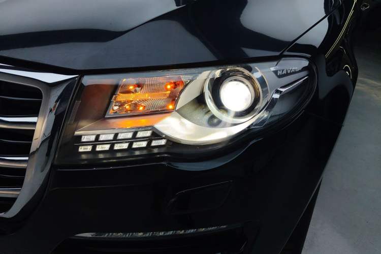 Used Haval H8 2015 2.0T Four-Wheel Drive Luxury Model