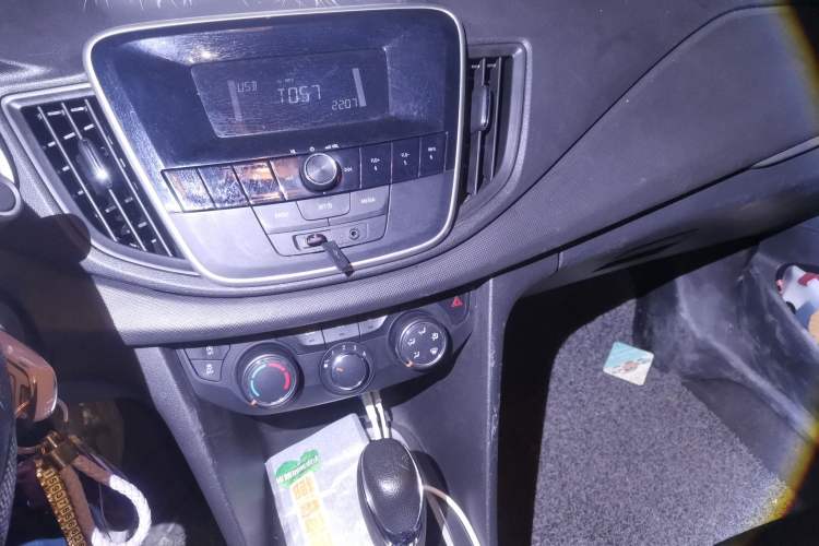 Used Chevrolet Cavalier 2016 1.5L Automatic Enjoyment Edition Audio And AC Panel