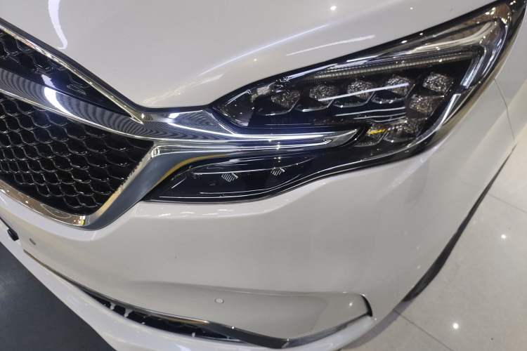 Used Buick GL8 2021 ES Landtrek 653T Comfort Edition