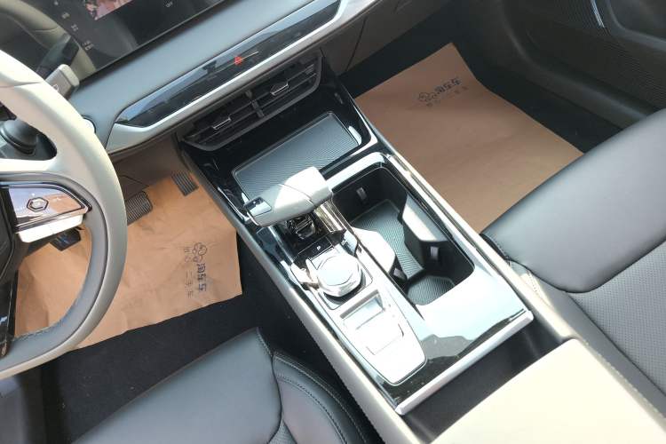 Used CHANGAN Ruicheng PLUS 2023 1.5T DCT Prestige Edition Gear Lever