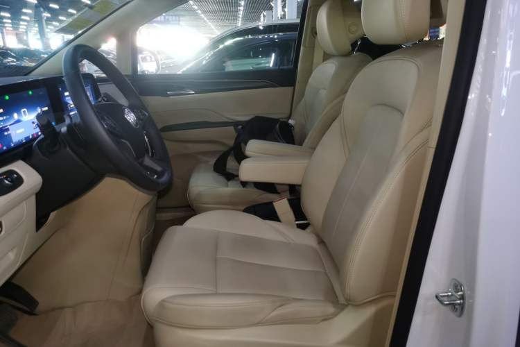 Used Buick GL8 2023 ES Lu Zun Deluxe Model
