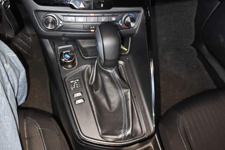 Used Peugeot 308 2016 1.6L Automatic Fashion Edition Gear Lever