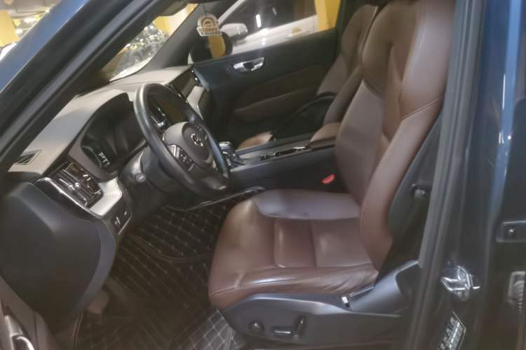 Used Volvo XC60 2021 T5 4x4 Smart Luxury Edition