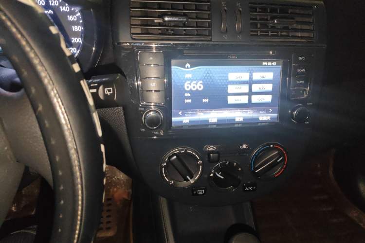 Used Nissan Tiida 2014 1.6L CVT Comfort Model
