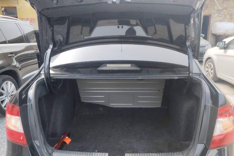 Used Skoda Rapid 2015 1.6L Manual Le Xuan Model