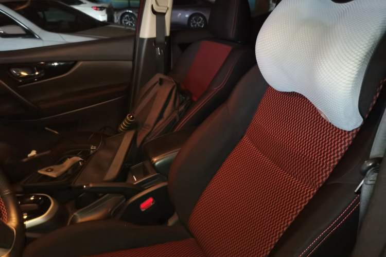 Used Nissan Qashqai 2016 2.0L CVT Elite Edition Left Front Seat